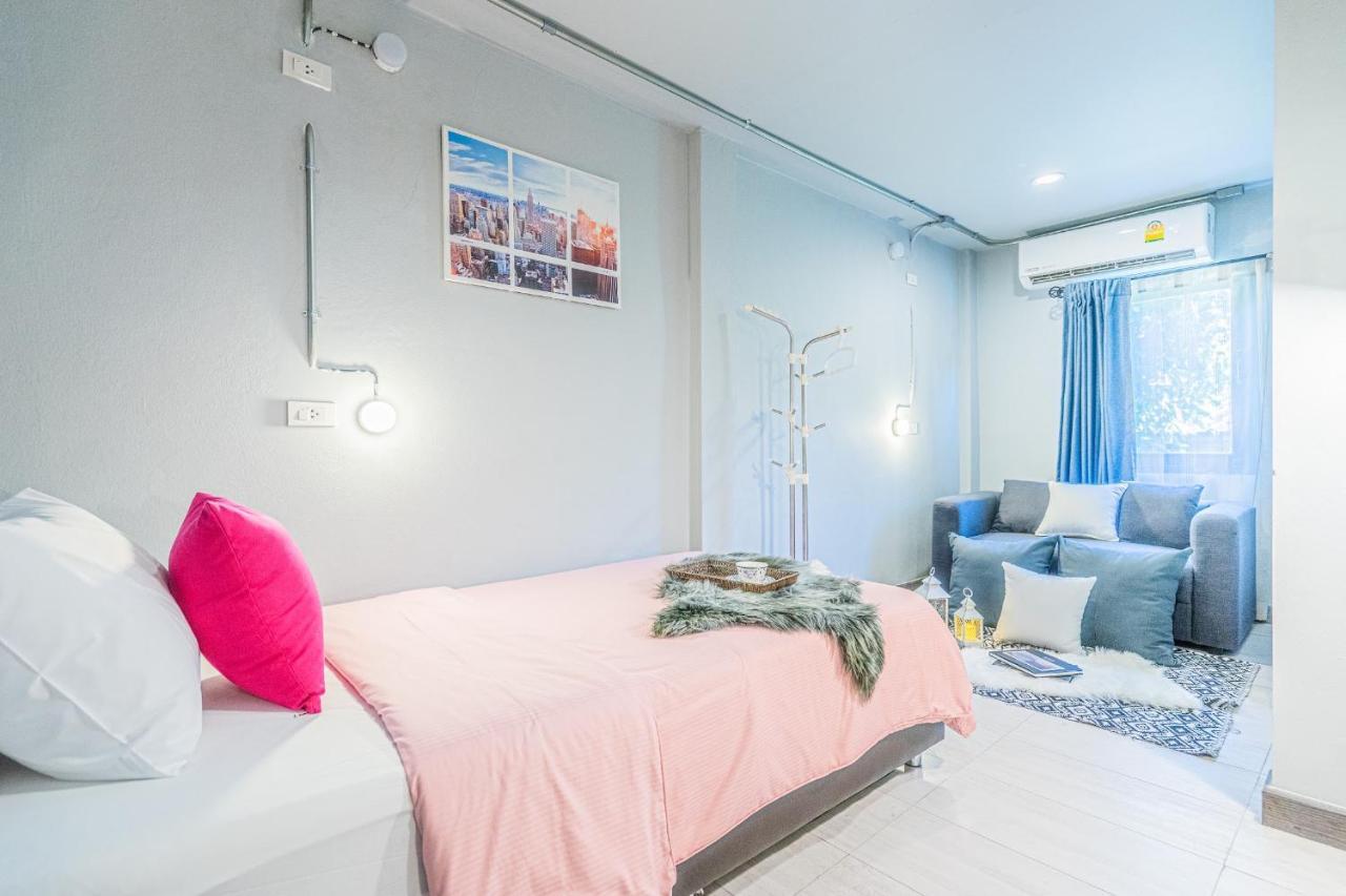Warm Casa Chiangmai Pansiyon Chiang Mai Dış mekan fotoğraf