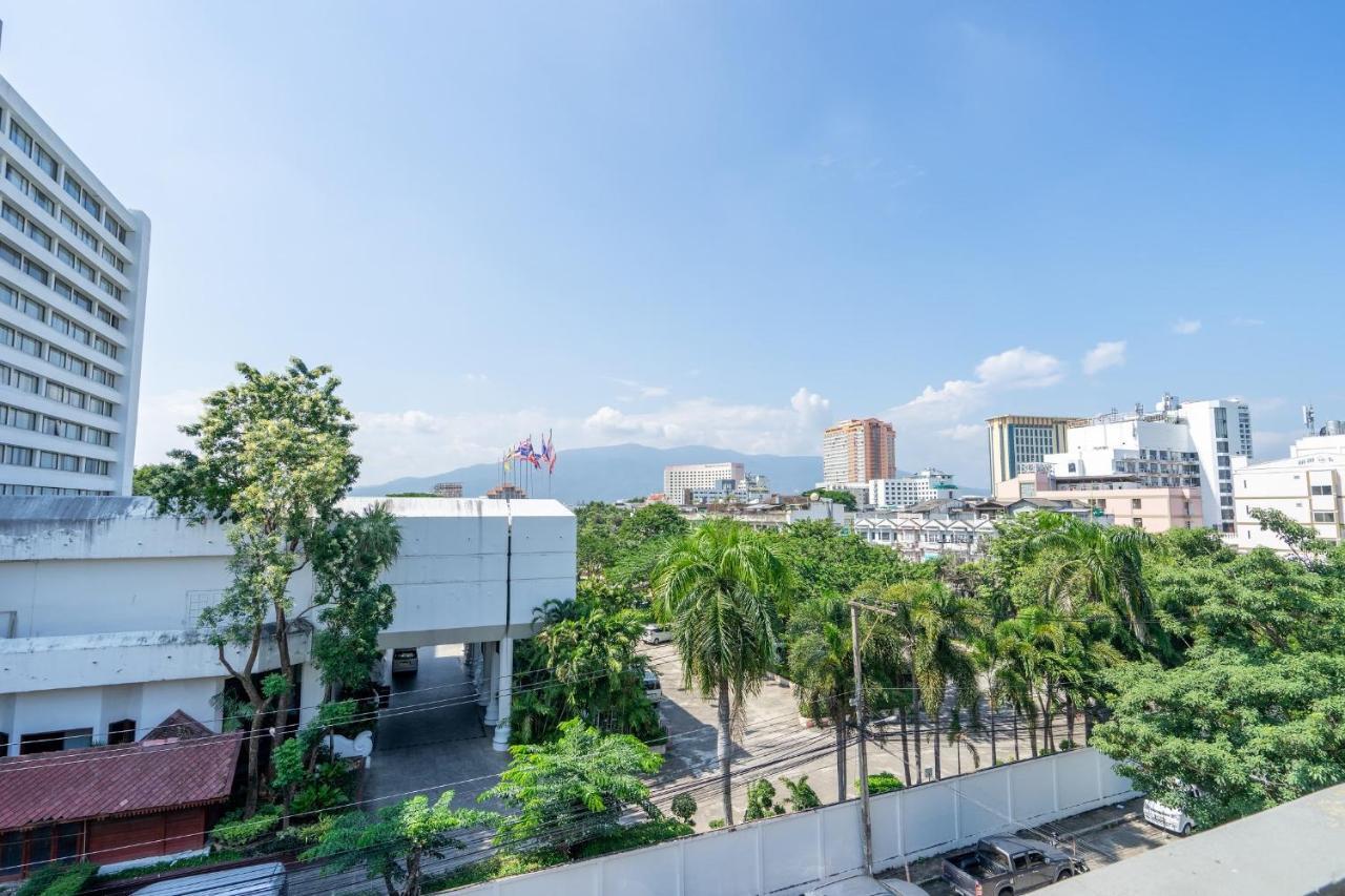 Warm Casa Chiangmai Pansiyon Chiang Mai Dış mekan fotoğraf