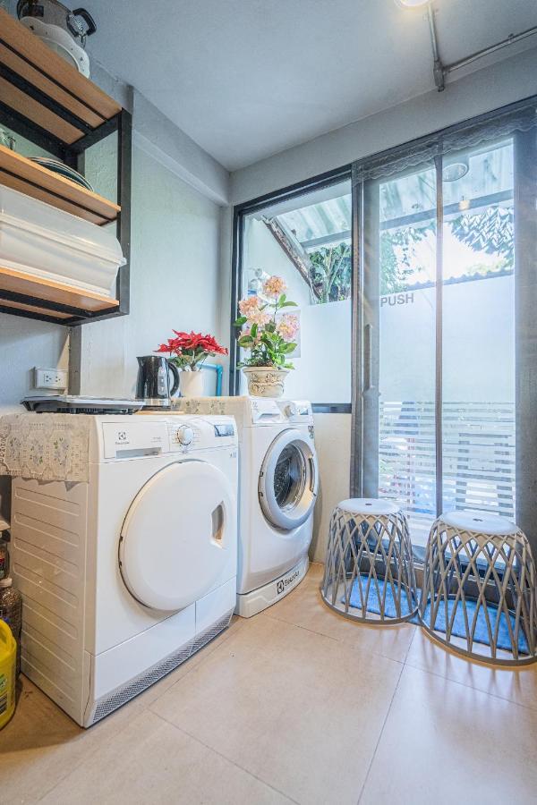 Warm Casa Chiangmai Pansiyon Chiang Mai Dış mekan fotoğraf