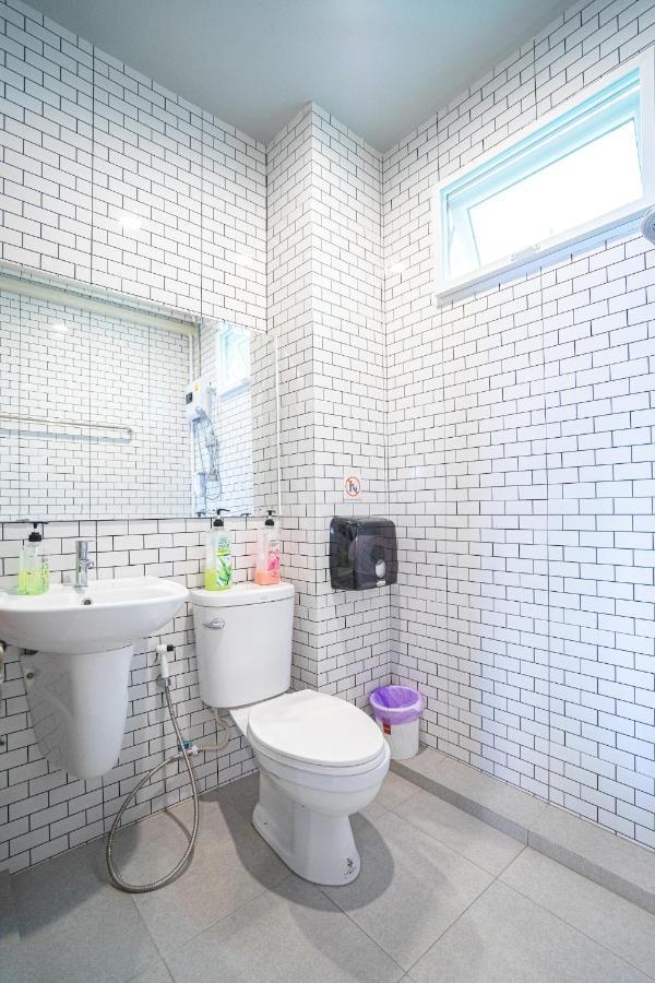 Warm Casa Chiangmai Pansiyon Chiang Mai Dış mekan fotoğraf